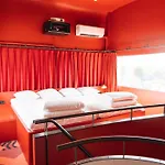 Отель Botel 3*