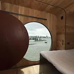 Отель Botel