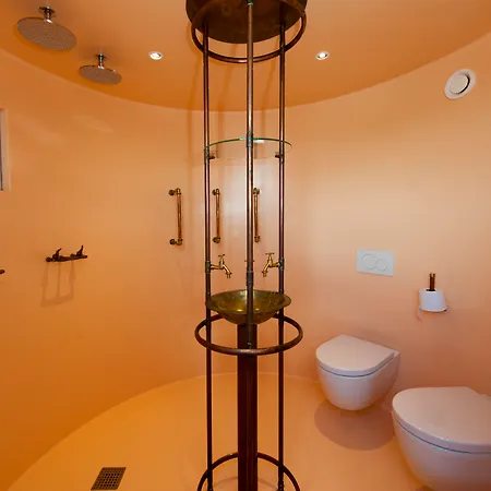 Botel 3*
