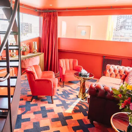 Botel 3*