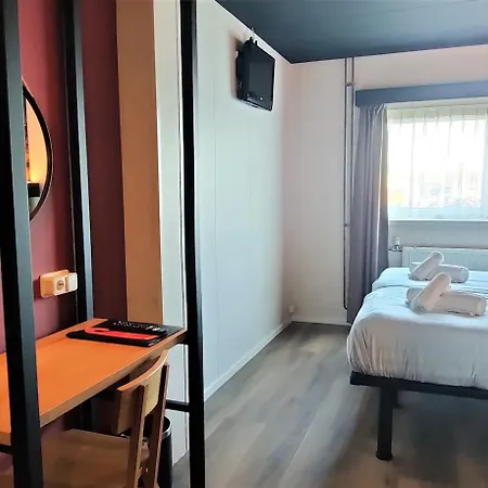 Hotel Botel 3*