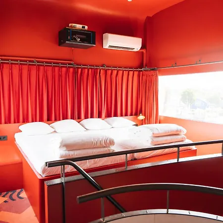 Hotel Botel 3*