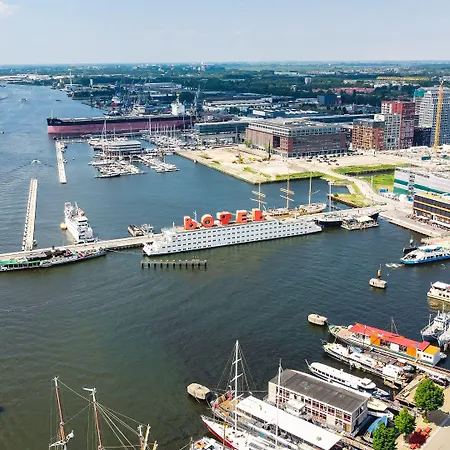 Botel Hotell