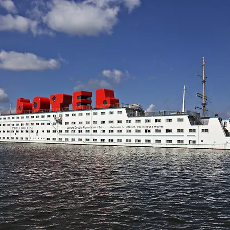 Hotel Botel 3*